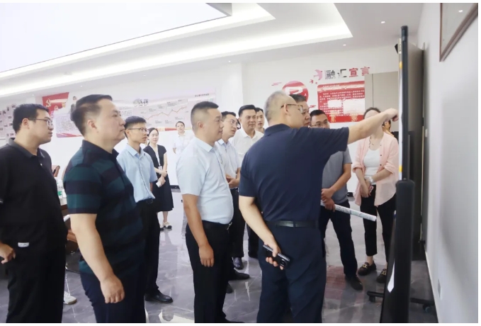 自貢市領(lǐng)導(dǎo)蒞臨融匯公司調(diào)研：共筑建筑產(chǎn)業(yè)總部經(jīng)濟(jì)區(qū)新篇章！